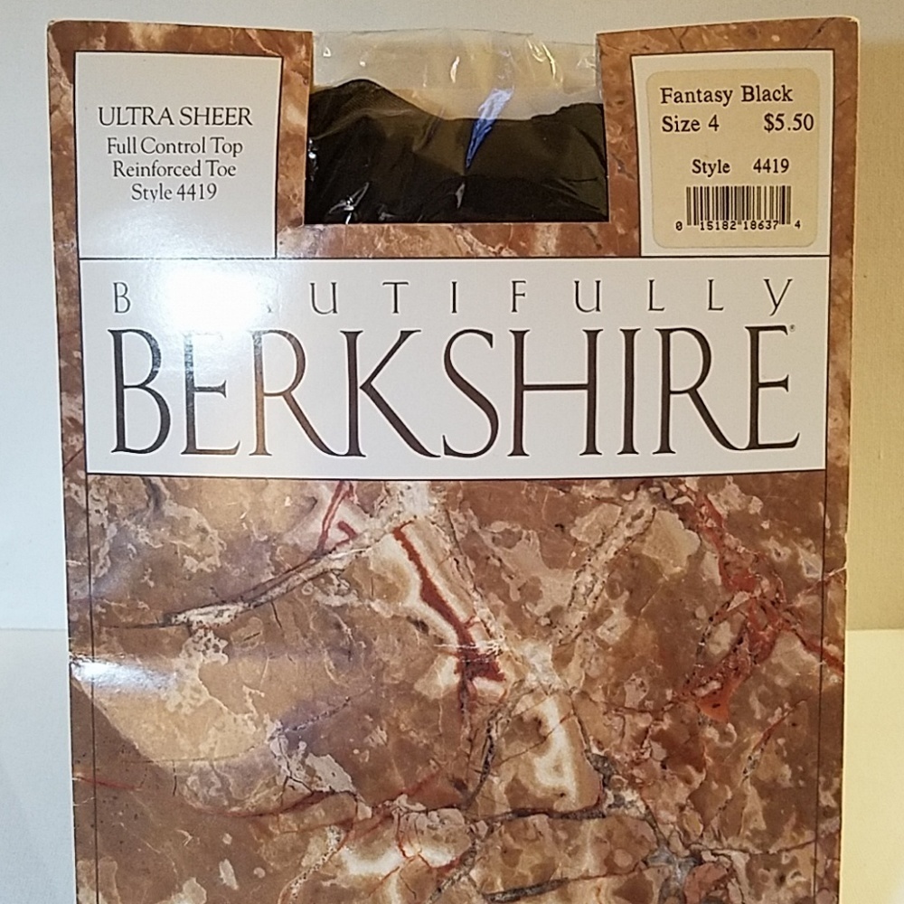 Beautifully Berkshire
Fantasy Black Size 4